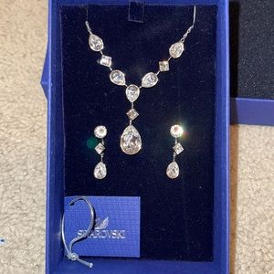 BRAND NEW Swarovski necklace and earrings set